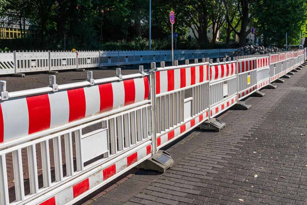Crowd Control Barriers UAE & Armored Guard Rooms UAE: Smart Security Solutions by GuardianWalls